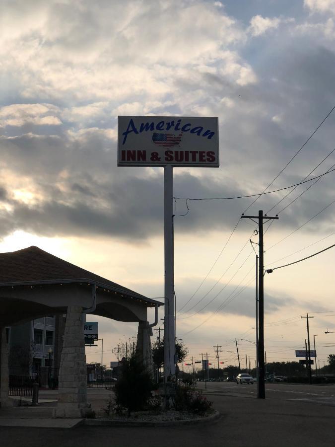 American Inn And Suites Victoria Exterior photo